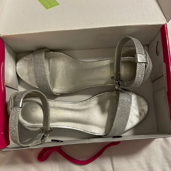Dream Pairs girls silver dress shoes - Picture 3 of 4